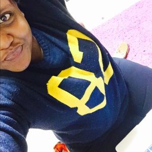 Meet your Posher, Rena