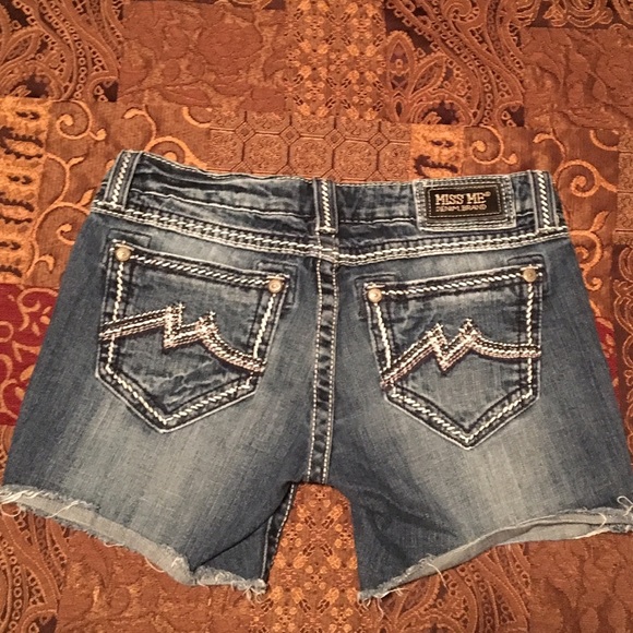 Miss Me Buckle Jean shorts 30