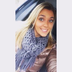 Meet your Posher, Abby