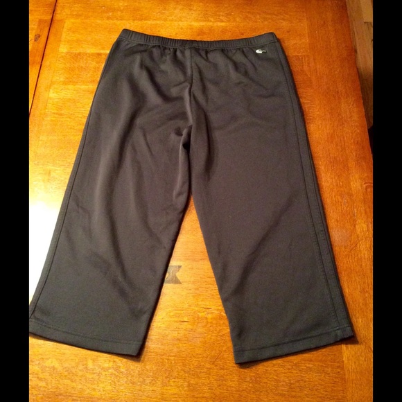 🌼Women's adidas climalite cropped pants.🌼 - Picture 2 of 2
