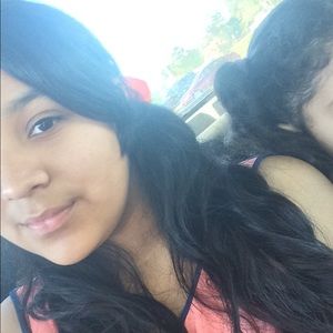 Meet your Posher, Yadira