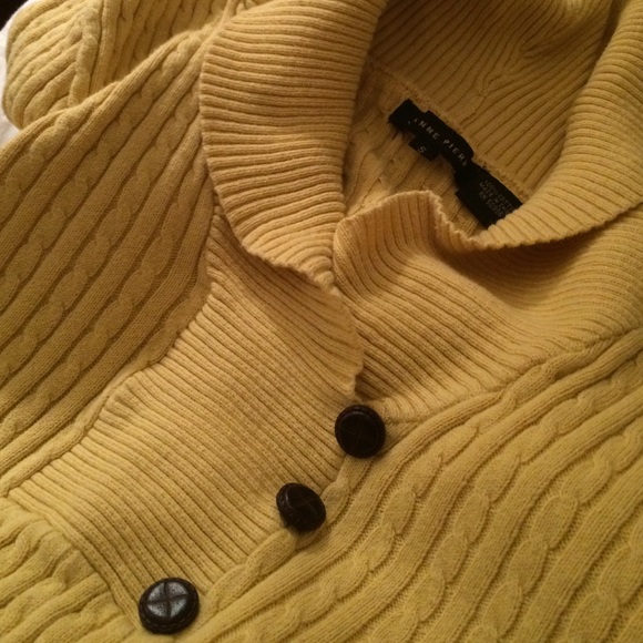 🌷sale🌷 Mustard yellow sweater - Picture 3 of 4