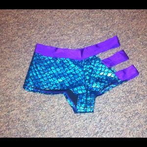 rave shorts