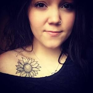 Meet your Posher, Adelina