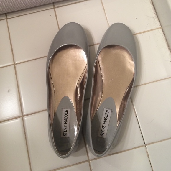 Gray Steve Madden Flats