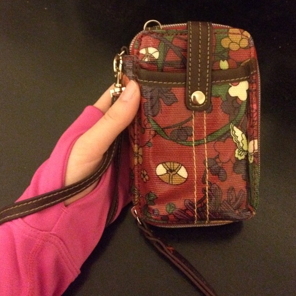 Sakroots smartphone wristlet wallet