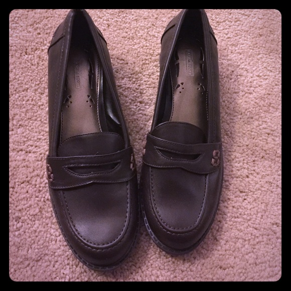 Brown Laura Scott loafers!