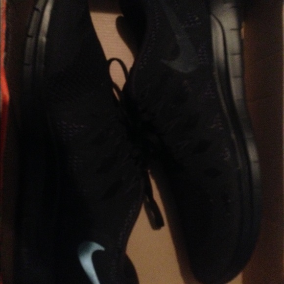 Nike Shoes - Nike free runs 5.0