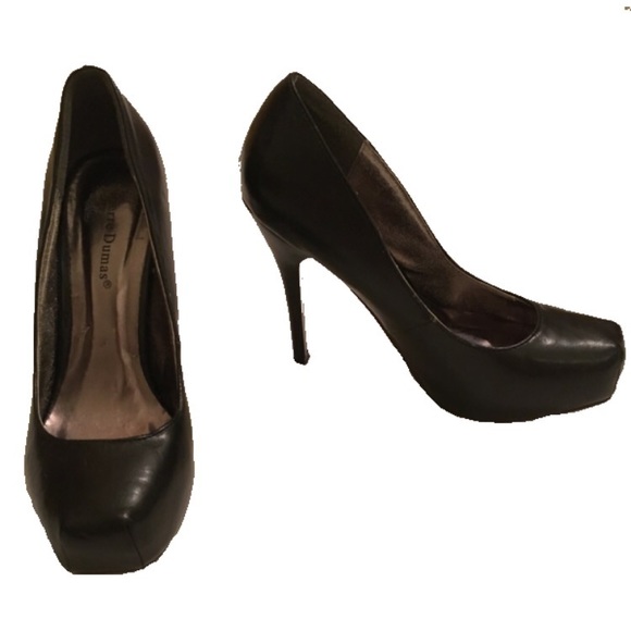 Black Platform Pumps