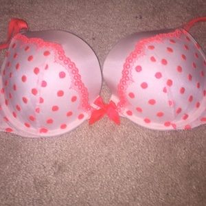 34DD Victoria's Secret bra