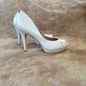 Vince Camuto pumps