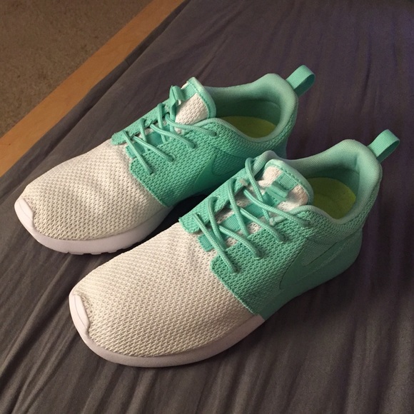 Nike Shoes - White and Mint Nike ID Roshe Run
