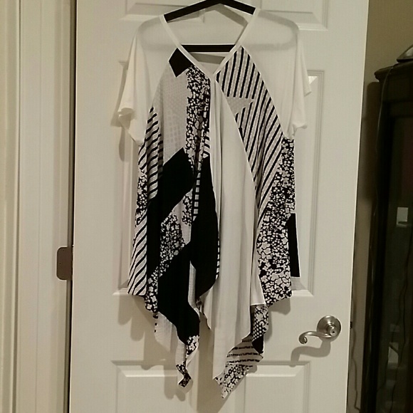 NWT Simply Couture Tunic🤑SOLD🤑 - Picture 4 of 4