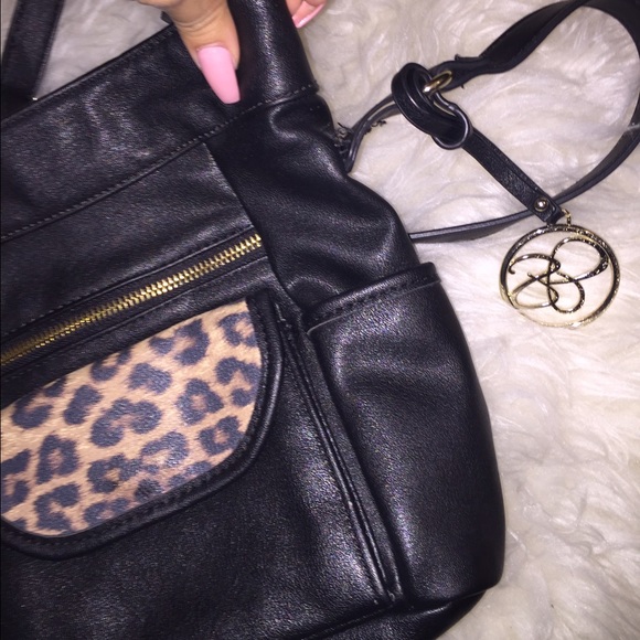 🎉SOLD!!🎉☝🏽️Jessica Simpson purse - Picture 2 of 4