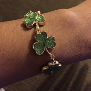 Green three leaf clover bracelet