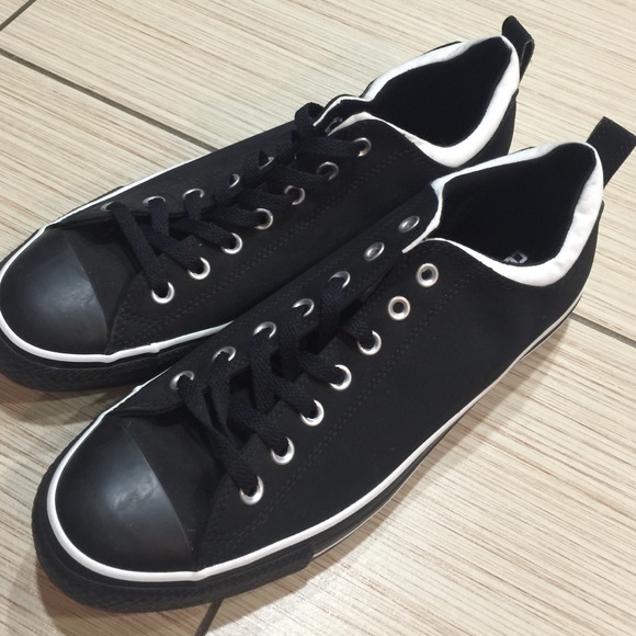 Converse sneaker