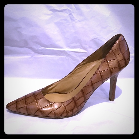 NINE WEST Faux Alligator Heels. Tan. Size 10