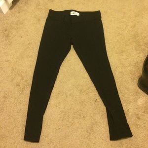 Black jeggings