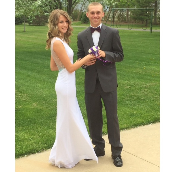 Prom dress - Picture 2 of 4