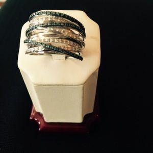 Blk white Sterling diamond ring