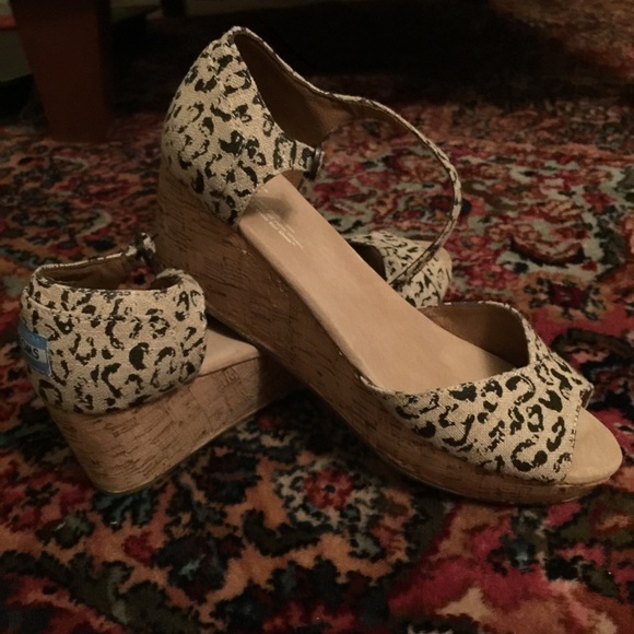 Toms wedge sandals sz 10