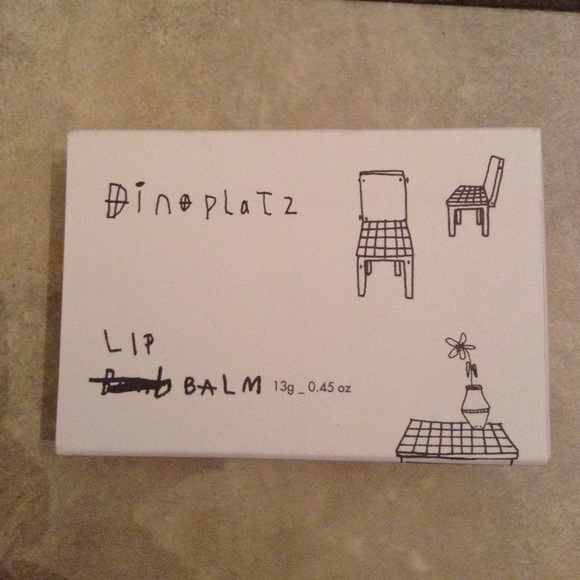 Dinoplatz lip balm Spilled wine!