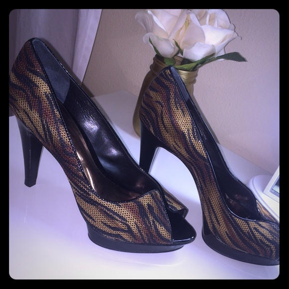 Carlos Santana Zebra print heels!! - Picture 1 of 4