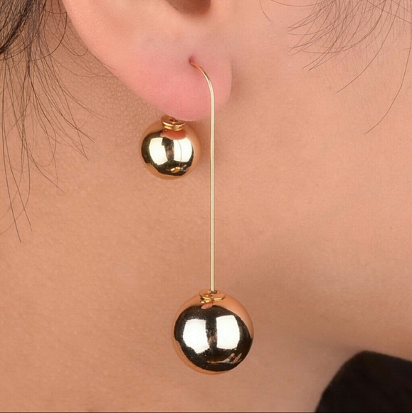 Jewelry - ❌️SOLD Faux Pearl Double Ball Gold Earrings