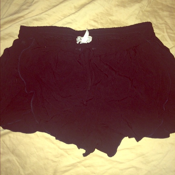 Comfy black shorts