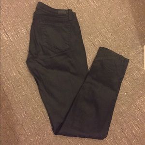Paige black skinny jeans size 28!!