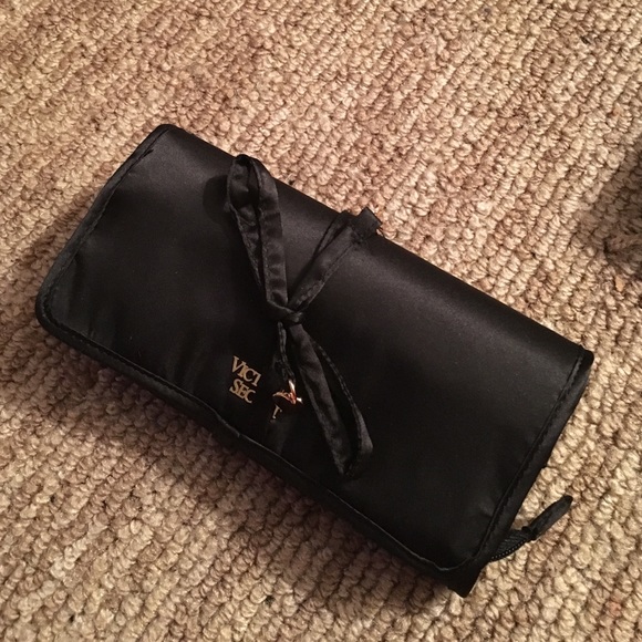 Victoria's Secret jewelry roll, comes in box, NWT