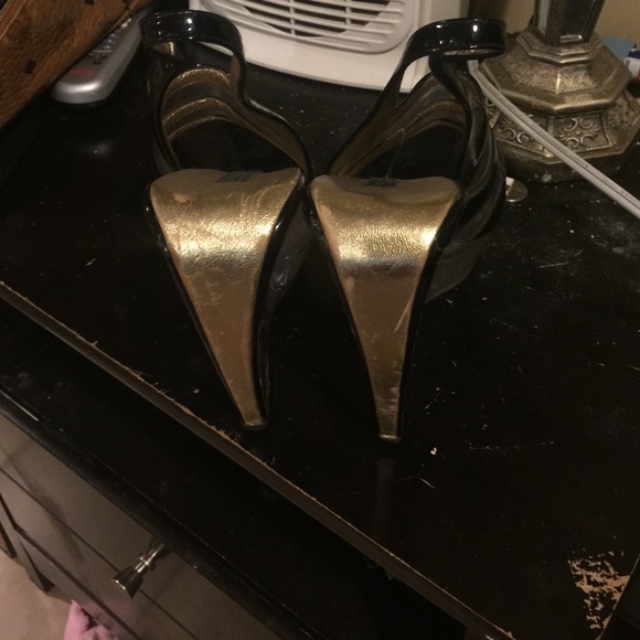 Shoes - Picture 2 of 3