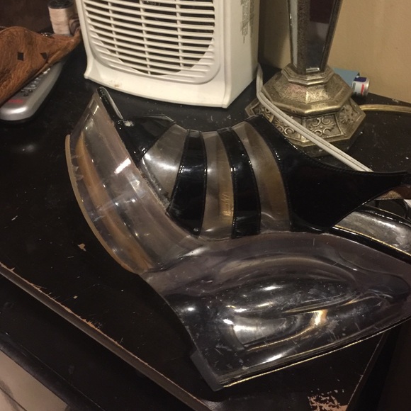 Shoes - Picture 3 of 3