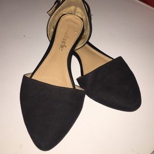 Black pointed toe flats