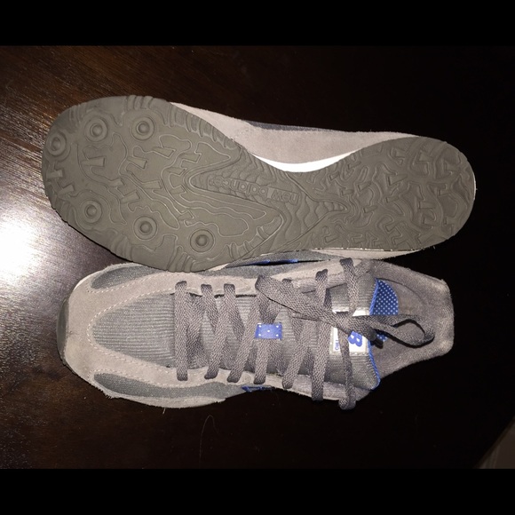 New Balance 7.5 - Picture 3 of 4