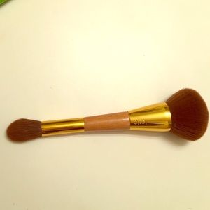 TARTE BRONZE AND GLOW BRUSH