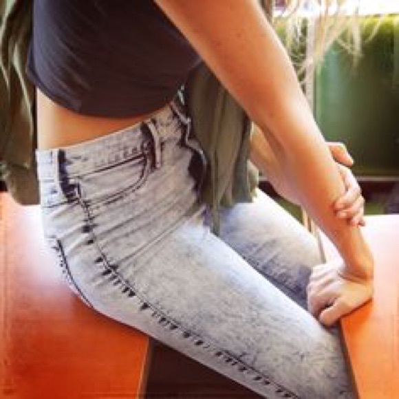 PRICE REDUCED High waisted, Hollister size 1