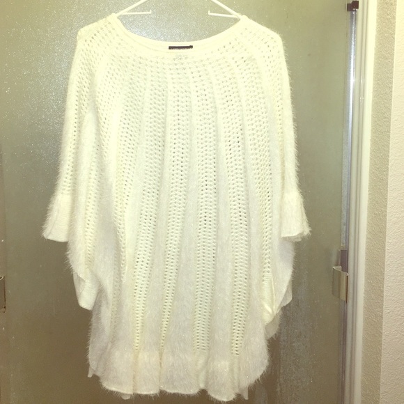 White Poncho knitted blouse