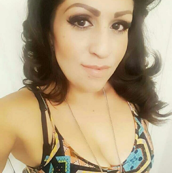 Meet your Posher, Vanessa - Picture 2 of 4