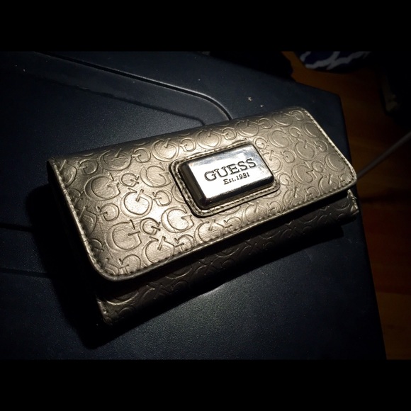 Guess Wallet