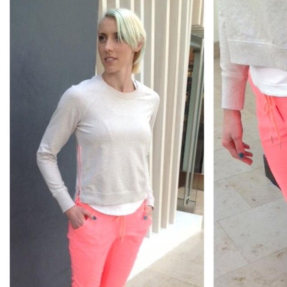 🎉SALE!🎉 Lululemon Rejuvenate Pullover Sweatshirt - Picture 2 of 4