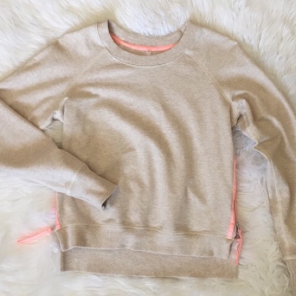 🎉SALE!🎉 Lululemon Rejuvenate Pullover Sweatshirt - Picture 3 of 4
