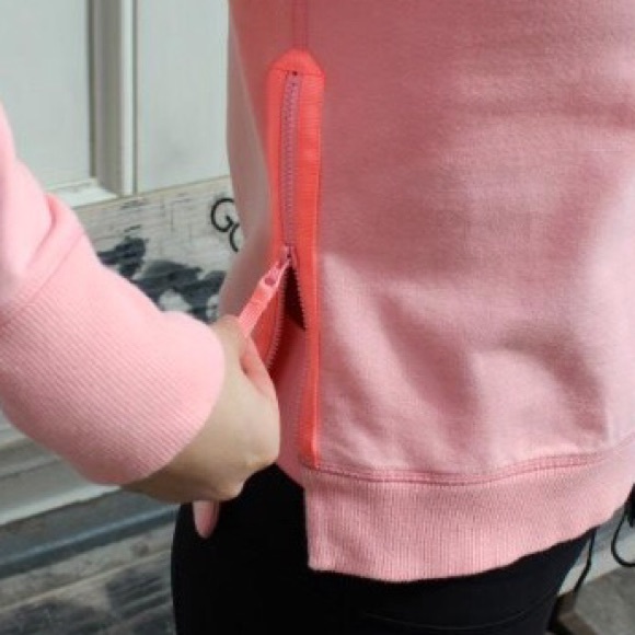 🎉SALE!🎉Lululemon Rejuvenate Pullover - size 2 - Picture 4 of 4