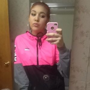 Meet your Posher, Alexia