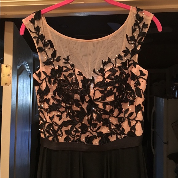 Sherri hill prom dress size 2 in great condition.