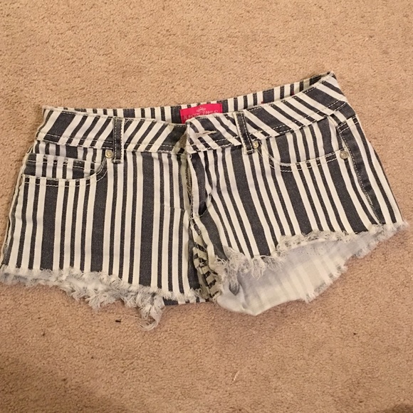 Cut offs - Picture 1 of 1