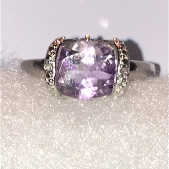Sterling Silver lavender stone ring. Size 7.
