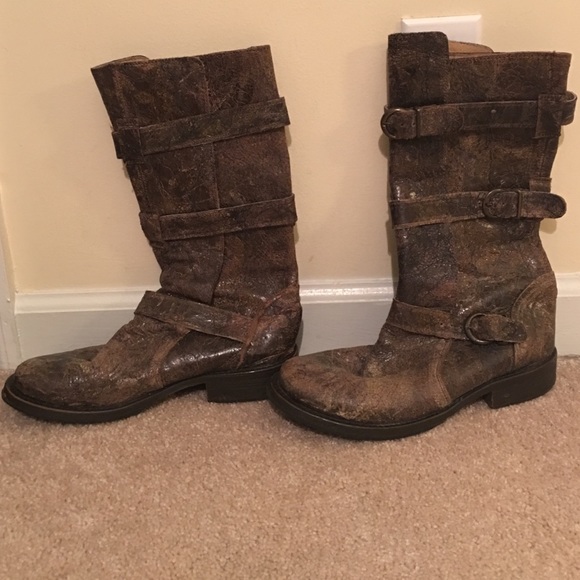 Distressed Steve Madden boot - Picture 1 of 1