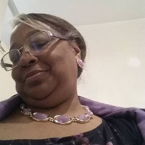 Meet your Posher, Adrienne