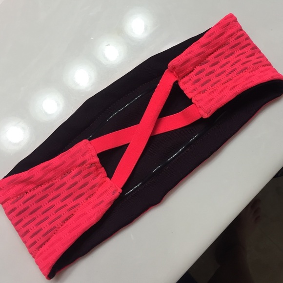 Like new Under Armour headband. - Picture 2 of 3